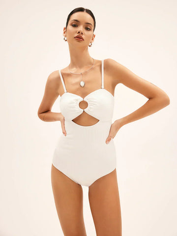 Costum de baie întreg cu decupaje și răsucire în față