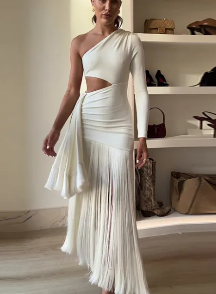 Rochie maxi Elite cu un umăr și ciucuri