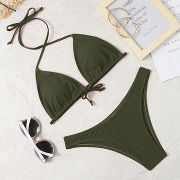 Costum de baie clasic, stil triunghi