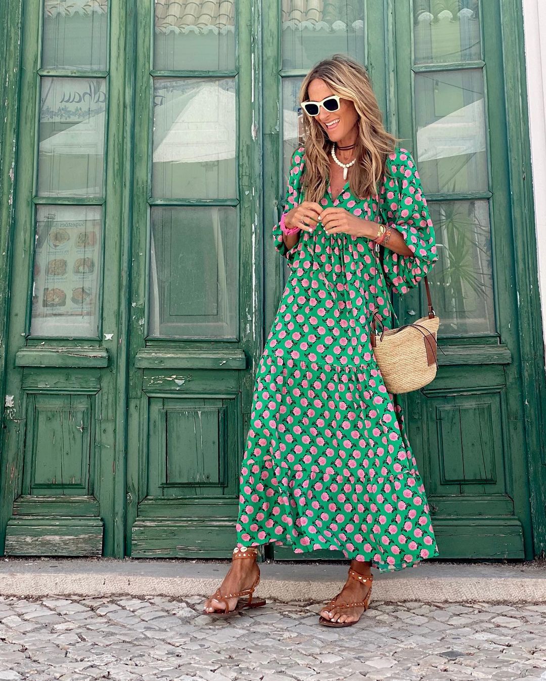 Rochie Midi Boho Vaporosă cu Decolteu în V