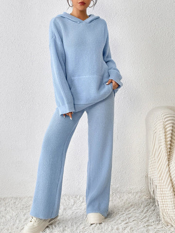 Set din bluză cu glugă, mânecă lungă și pantaloni largi