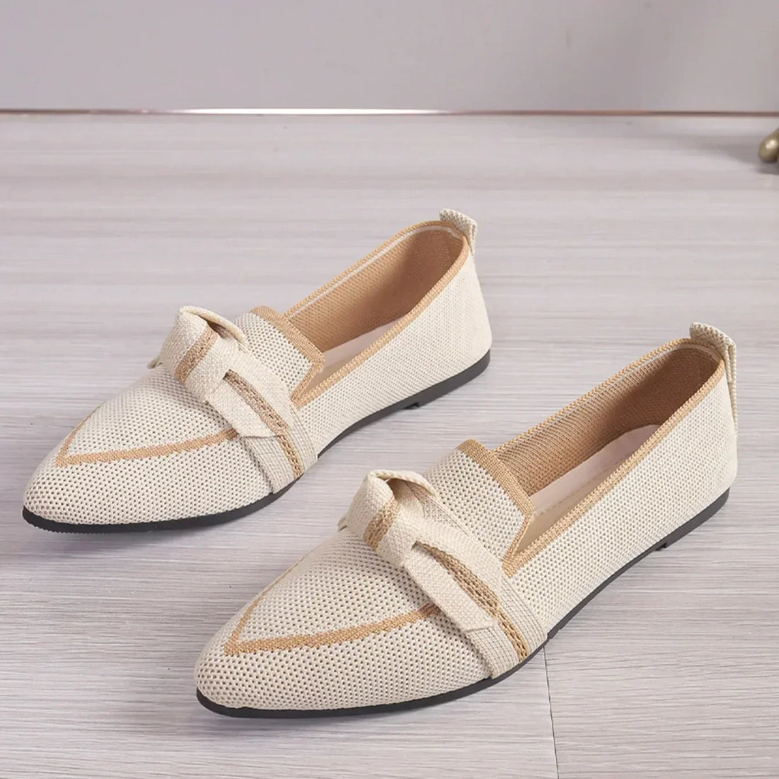 Spitze Loafer aus Strick mit Schleifendetail