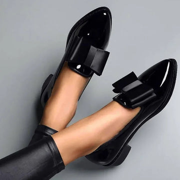 Mocasini eleganți cu fundă și vârf ascuțit