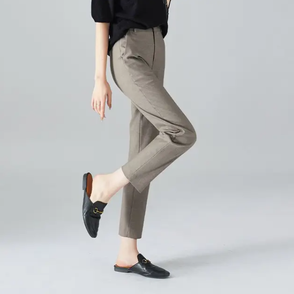 Bundfaltenhose mit hoher Taille