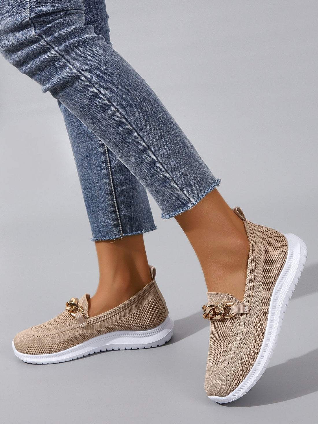Pantofi tricotati slip-on cu detaliu lant